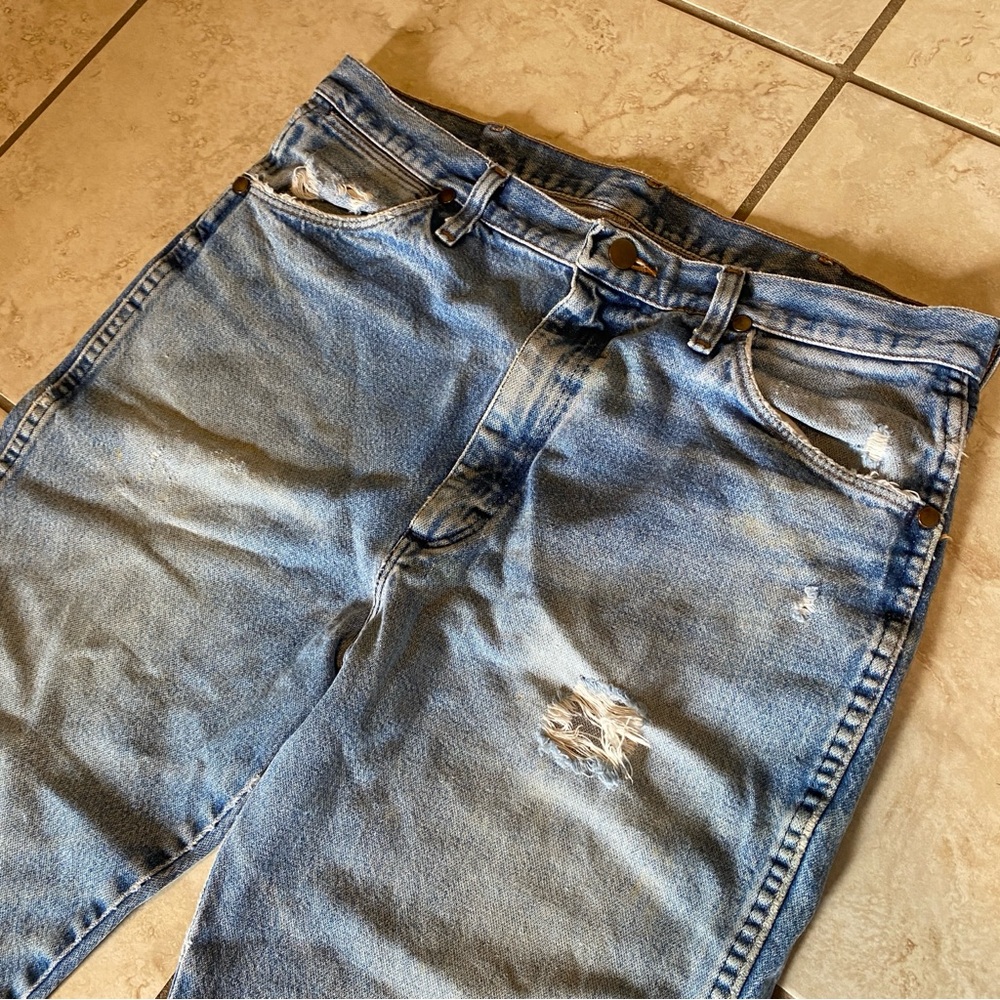 Classic Wrangler Denim Jeans - Picture 2 of 8